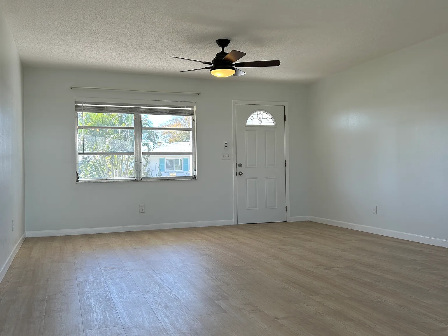 2 bed, 1194 sqft, $2,000 — Photo 2