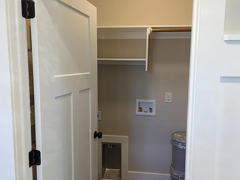 505 W Preston St — Photo 11