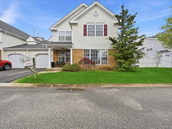 10 Casey Lane, Middle Island, NY 11953