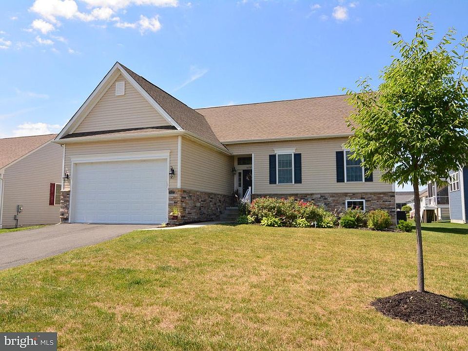 1st image of 16785 Brookstone Dr