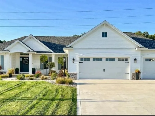 30843 Villa Dr, Granger, IN 46530