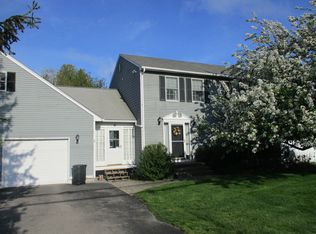 454 S County Trl, North Kingstown, RI 02852