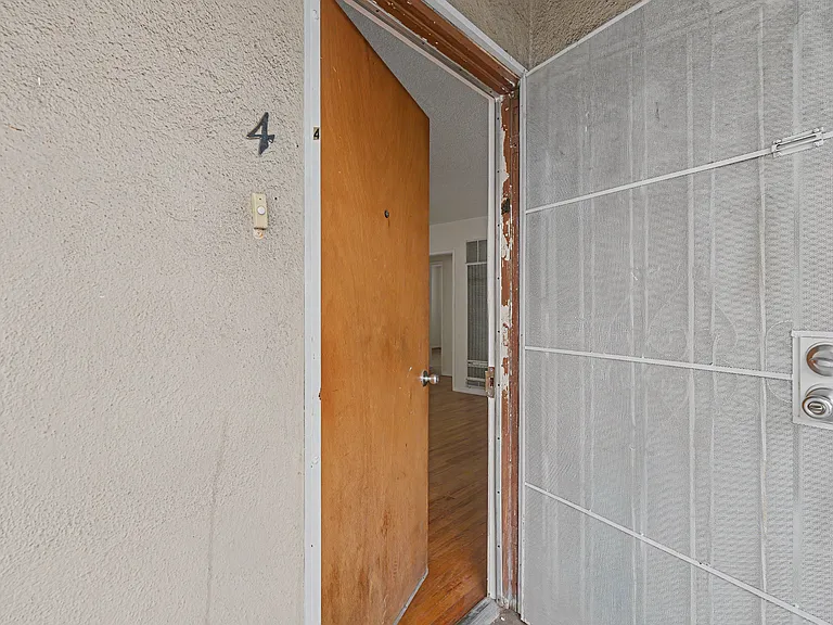 1037 N Curson Ave #4 — Photo 4