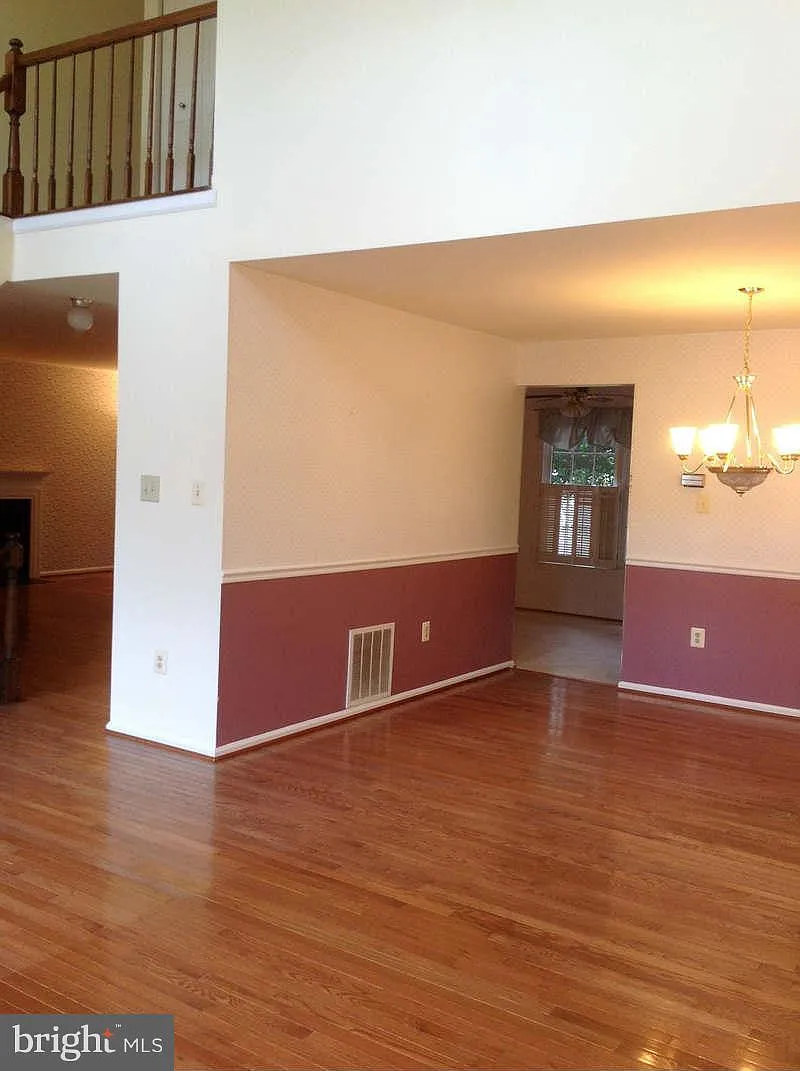 4 bed, 3.5 bath, 2452 sqft, $3,400 — Photo 3
