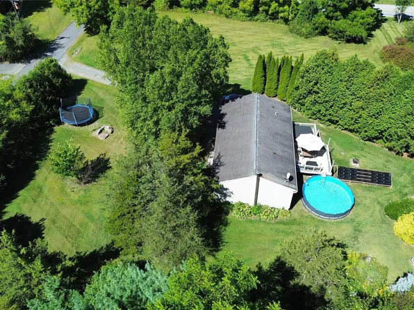 5 Red Cedar Lane, Millerton, NY 12546