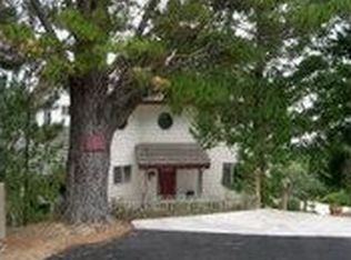 51 High St, Whitethorn, CA 95589