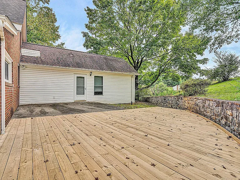 4452 Bonsack Rd — Photo 29