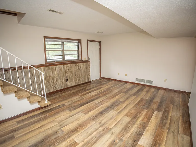 455 Hutton Ln #A — Photo 6