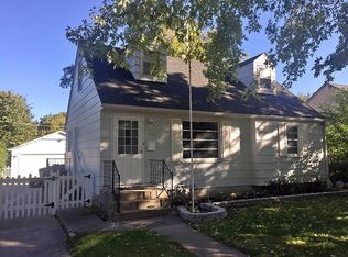 402 Burrwood Ave, Loves Park, IL 61111