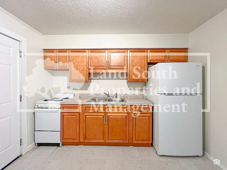 620 N Lake Ave #5 — Photo 5