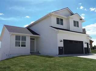 500 SE Esker Ridge Dr, Waukee, IA 50263