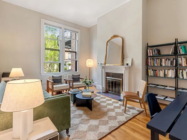207 Commonwealth Ave APT 4, Boston, MA 02116