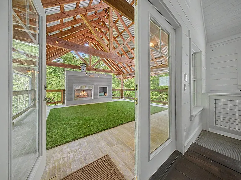 160 Delcrest Dr — Photo 33
