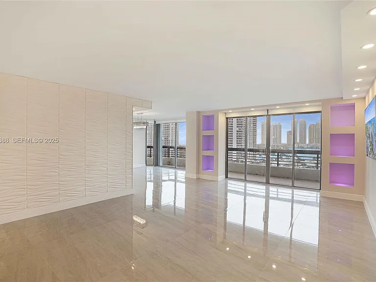 3500 Mystic Pointe Dr #1206 — Photo 1