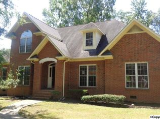 514 Westminster Dr, Rainbow City, AL 35906