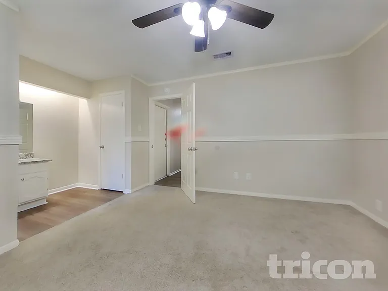 2706 King James Ct — Photo 5