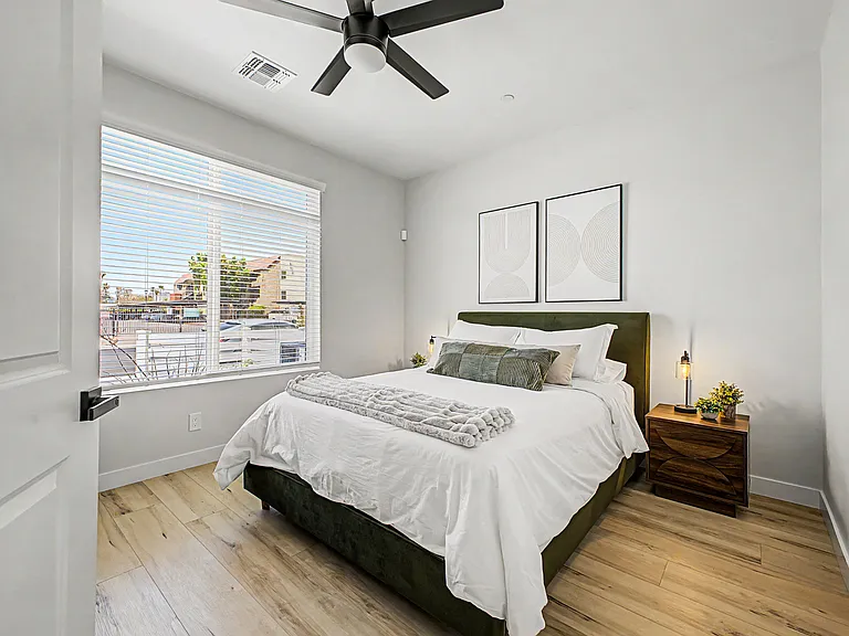 2601 E Clarendon Ave #9 — Photo 21