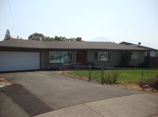 1405 NE Laura Ct, Grants Pass, OR 97526