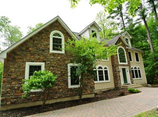 105 Waterway Ln, Stroudsburg, PA 18360