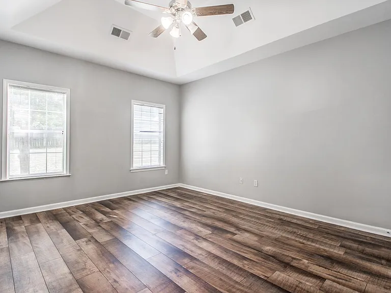 9461 Hickory Dr — Photo 25
