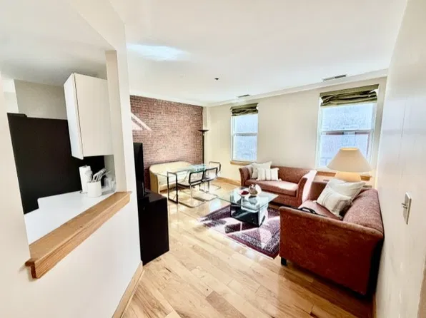 100 Fulton St APT 2T, Boston, MA 02109