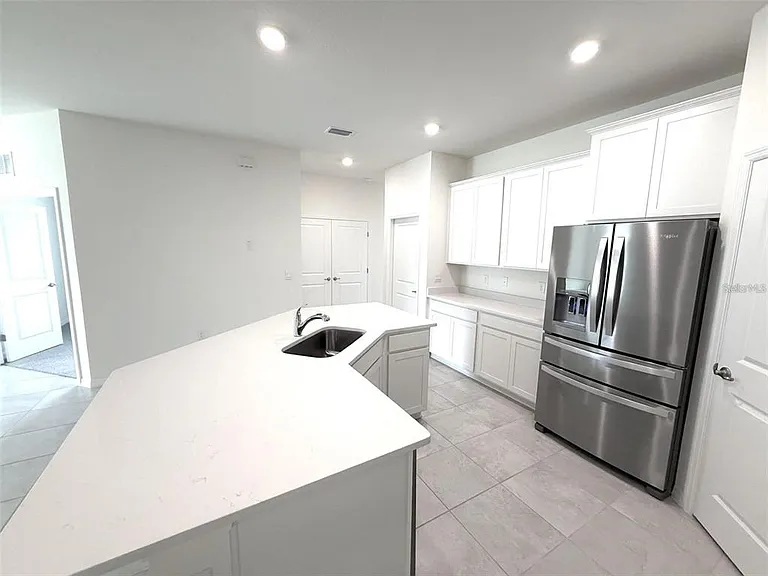 4730 NW 39th Street Rd — Photo 3