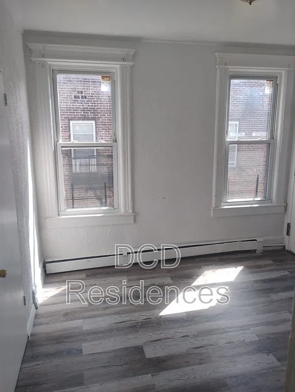 3 bed, 1.0 bath, $1,700 — Photo 1
