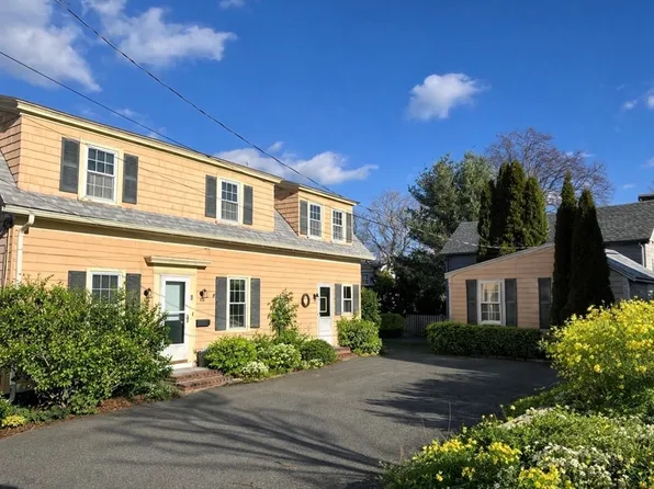 1 Charte Ct, Rockport, MA 01966