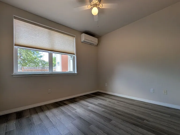 28 Lawrence St — Photo 13