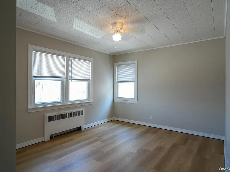 59 Troy Ave #UPPER — Photo 18