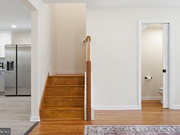 5th image of 305 N Main St