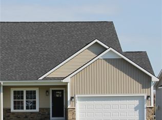 8086 Forest Ridge Ln, Baldwinsville, NY