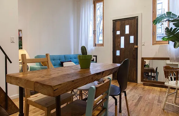 Rented by Zone Corp | media 21