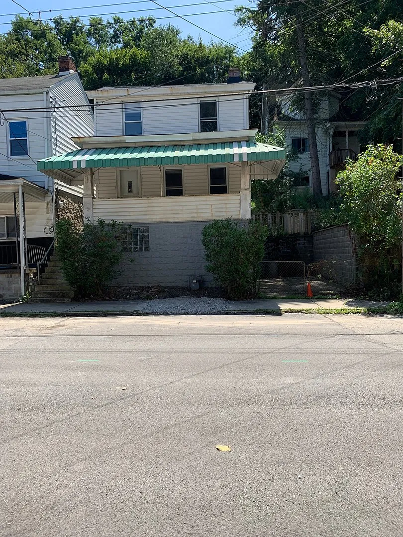 Two Bedroom in Mt Washington with Off-Street Parking! — Photo 1