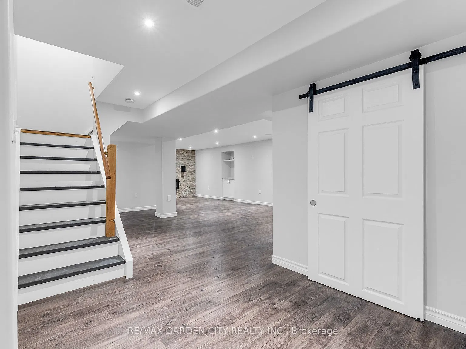 2 bed, $1,900 — Photo 2