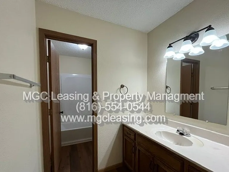3557-3563 NE Independence Cir — Photo 10