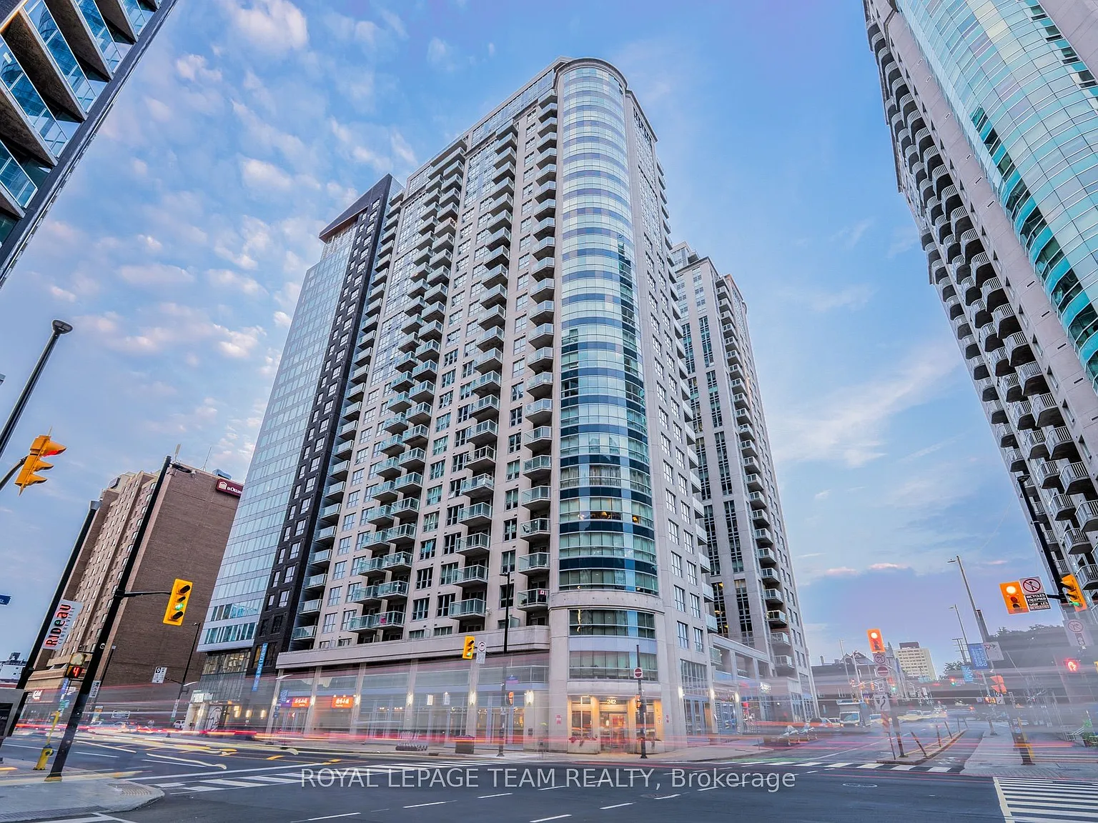 2 bed, $2,800 — Photo 1