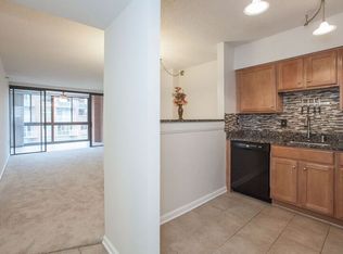 1001 N Randolph St APT 705, Arlington, VA 22201