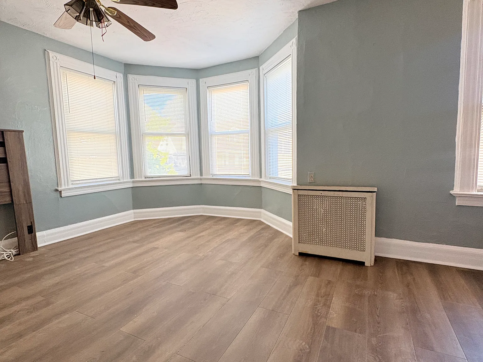 49 Columbia Ave — Photo 4