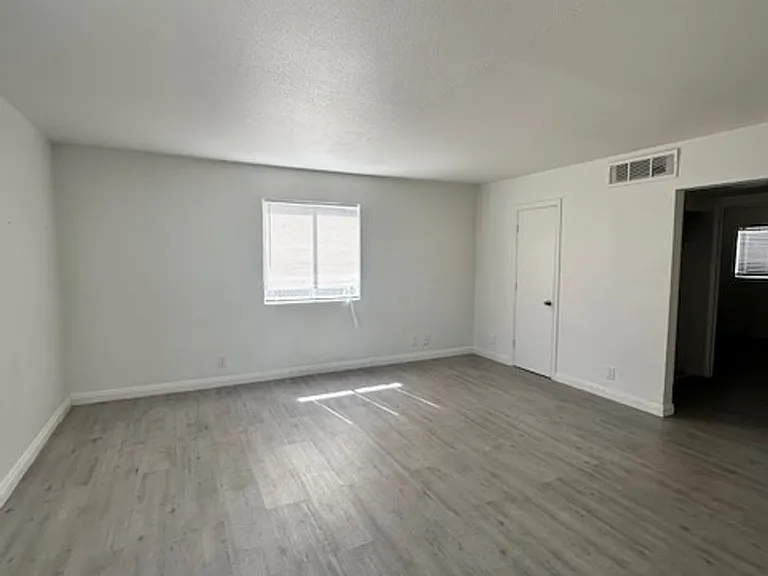 2121 Oceanus Ln — Photo 5