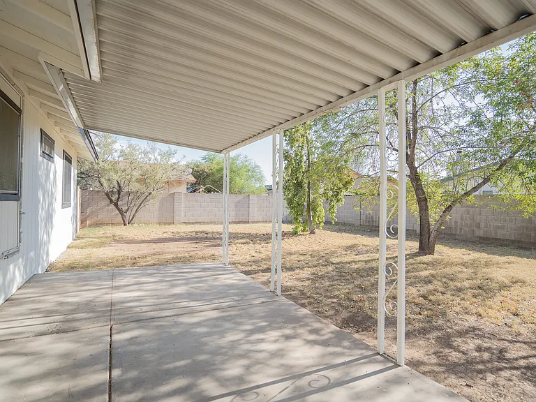 3142 N 78th Dr — Photo 23