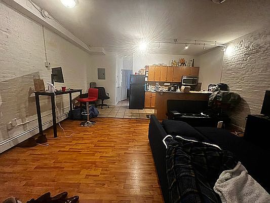 3rd image of 55 Ann St Floor 3