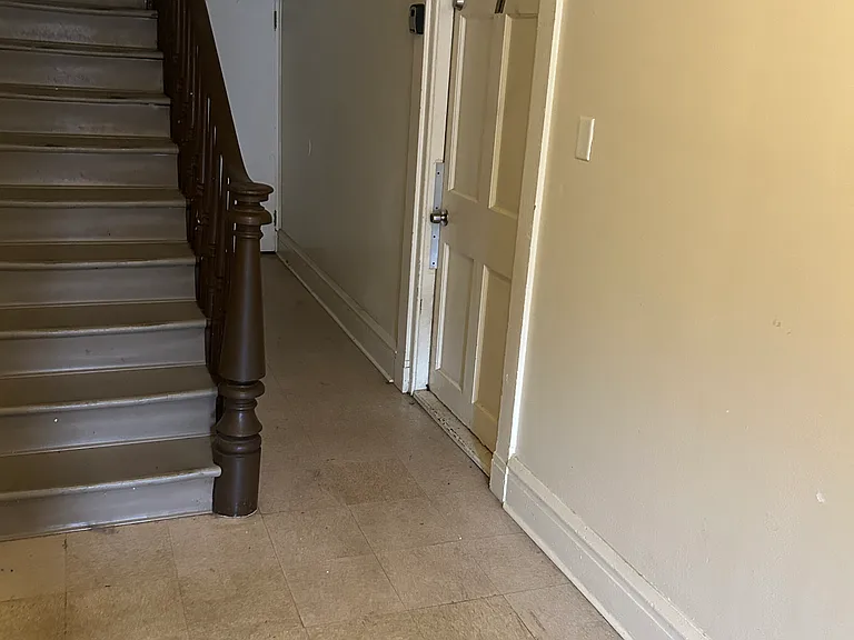 143 Clinton St — Photo 7
