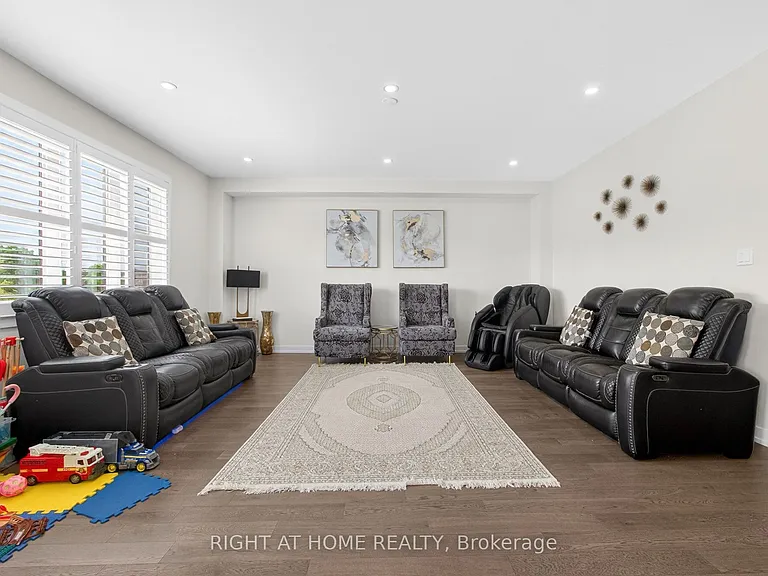 91 Monteith Dr — Photo 8