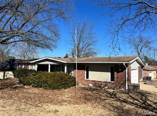 2010 Cordoba Dr, Florissant, MO 63033