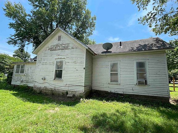 3rd image of 810 N C St