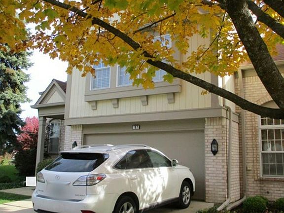 3rd image of 192 W Fox Hill Dr