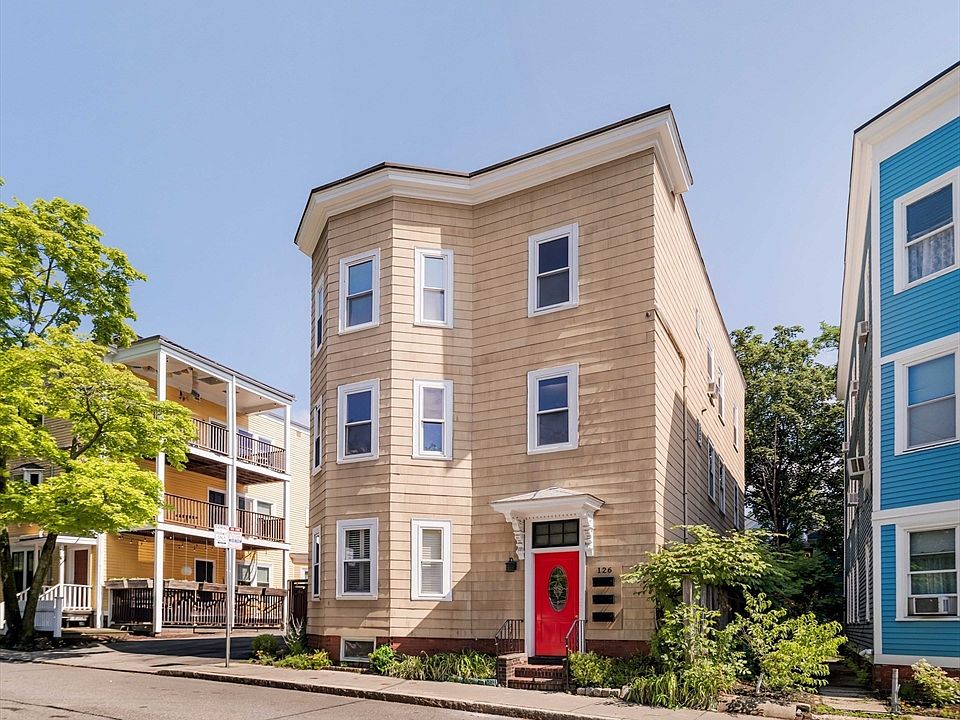 1st image of 126 Kinnaird St #2
