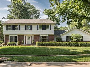 15012 Valley Ridge Dr, Chesterfield, MO 63017