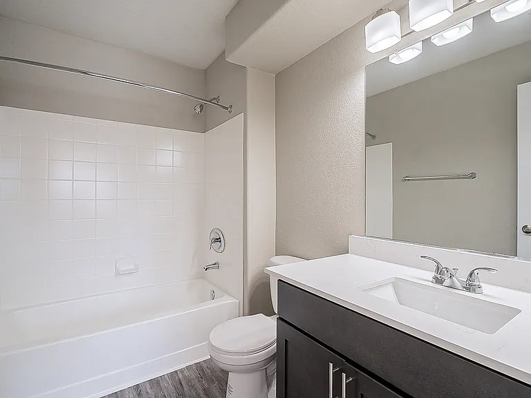 Sterling Point Apartment Homes — Photo 71
